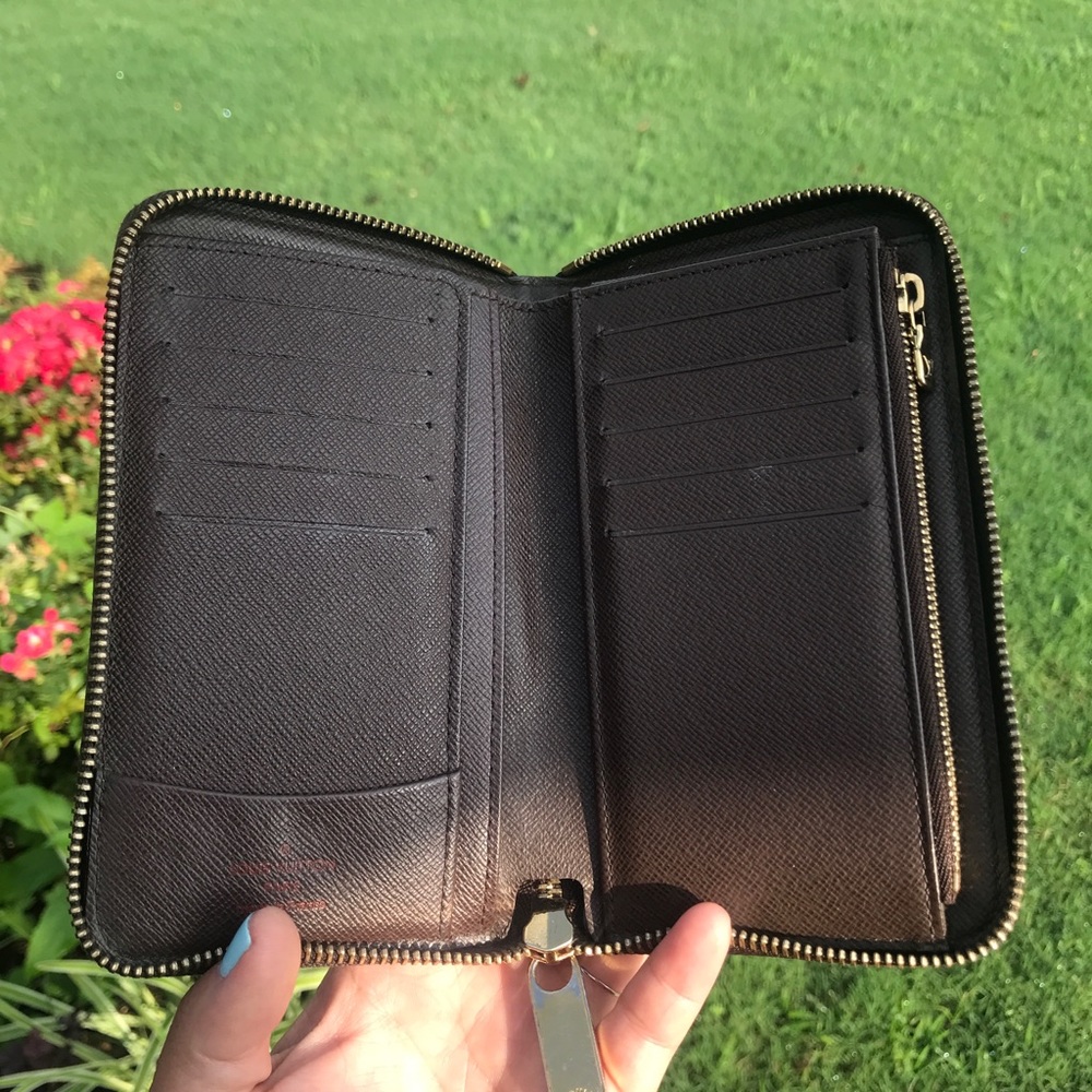 Louis Vuitton Zippy Compact ORIGINAL MODEL